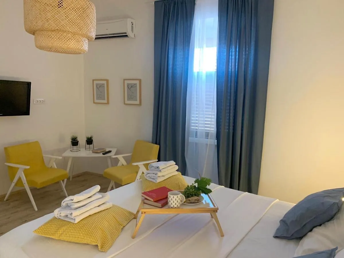 Ra City Garden Suite Pula Apartmán